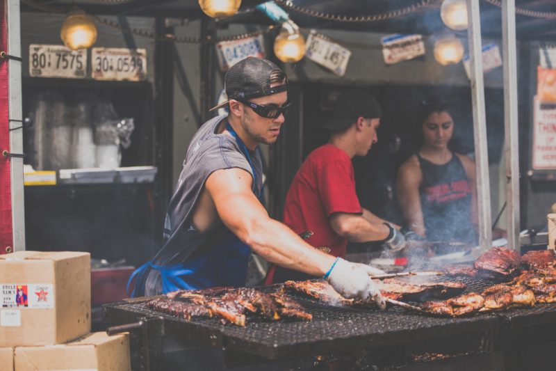 What's the Difference Between Baby Back Ribs and Spare Ribs?